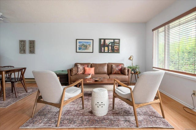 1 of 36 - 219 Bagshaw St 7, Parksville, BC