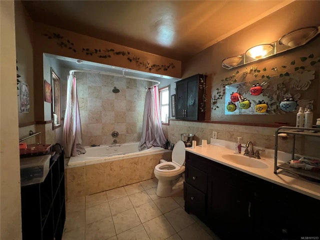 3 of 13 - 619 Keno Cres, Zeballos, BC