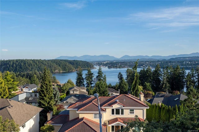 4 of 93 - 3303 Wavecrest Dr, Nanaimo, BC