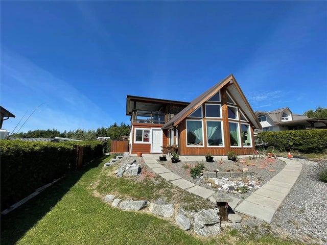 1 of 61 - 1049 Sixth Ave, Ucluelet, BC