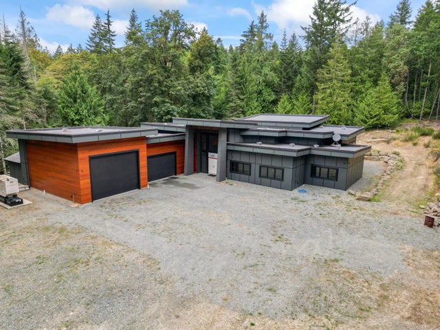 3 of 38 - 4811 Henry Roethel Rd, Ladysmith, BC