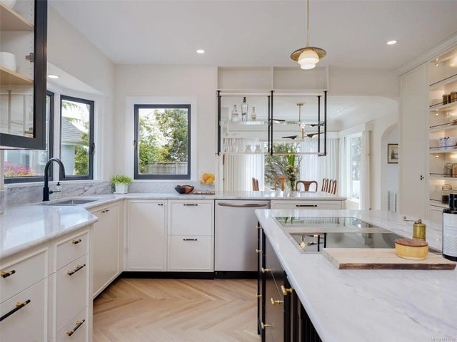 5 of 46 - 100 King George Terr, Oak Bay, BC