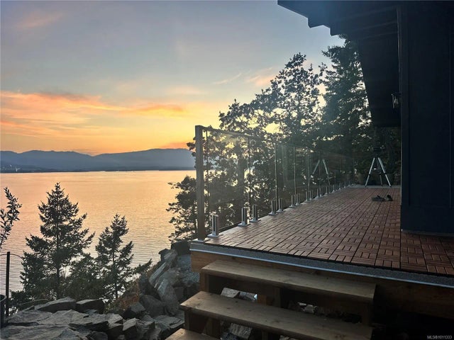 4 of 48 - 285 Mountain Park Dr, Salt Spring, BC