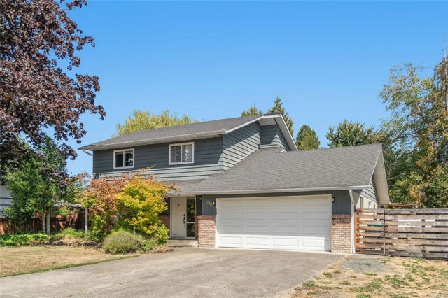 1 of 35 - 338 Mckinnon St, Parksville, BC