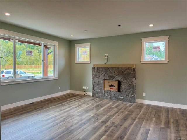 3 of 22 - 742 Salmonberry St, Campbell River, BC