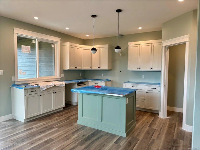 5 of 22 - 742 Salmonberry St, Campbell River, BC