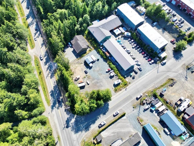 2 of 7 - 699 Industrial Way, Tofino, BC
