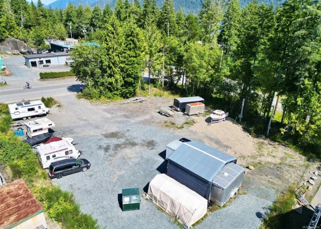 5 of 7 - 699 Industrial Way, Tofino, BC