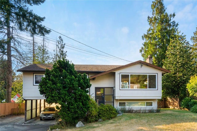 1 of 41 - 3835 Departure Bay Rd, Nanaimo, BC