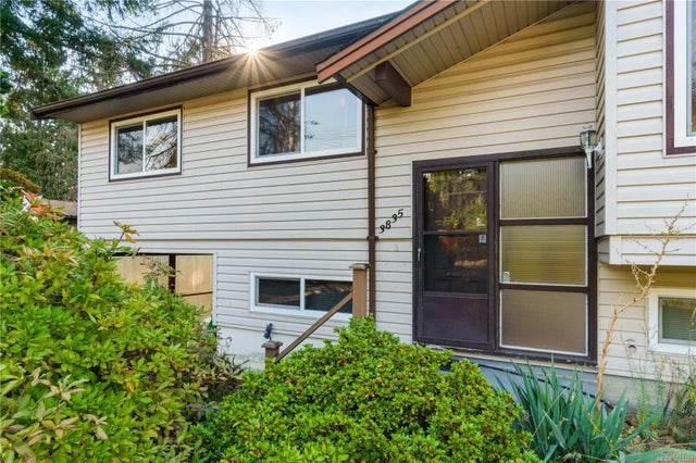 4 of 41 - 3835 Departure Bay Rd, Nanaimo, BC