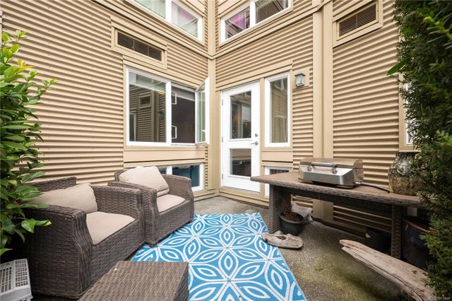 3 of 30 - 99 Chapel St 215, Nanaimo, BC