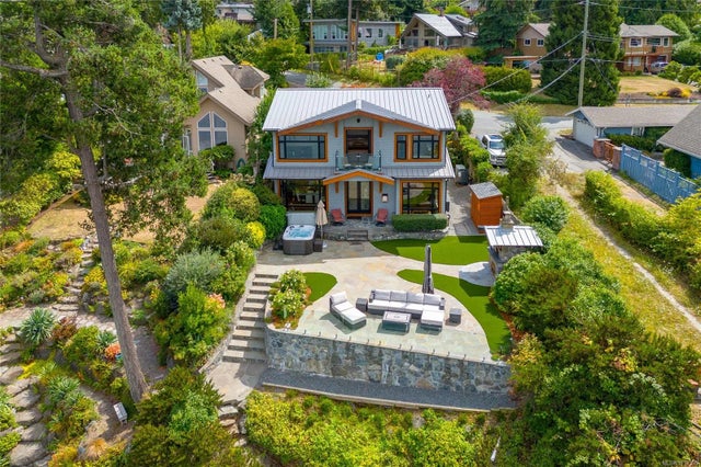 3 of 64 - 580 Meldram Dr, North Saanich, BC