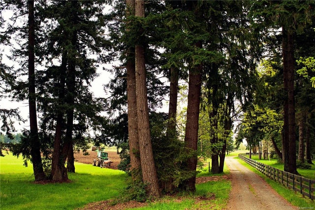 2 of 21 - 4692 Regent Rd, Oyster River, BC