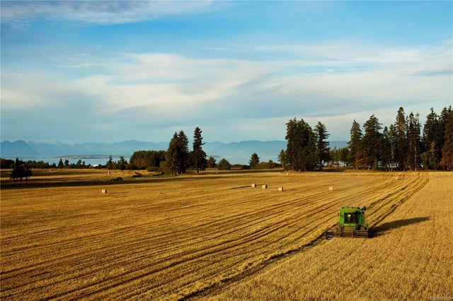 3 of 21 - 4692 Regent Rd, Oyster River, BC