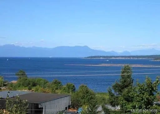 3 of 8 - 911 Haliburton St, Nanaimo, BC