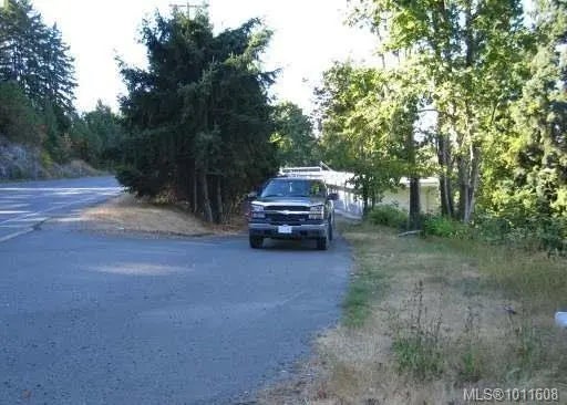 4 of 8 - 911 Haliburton St, Nanaimo, BC