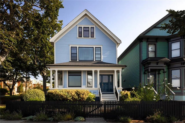 1 of 50 - 222 Dallas Rd, Victoria, BC