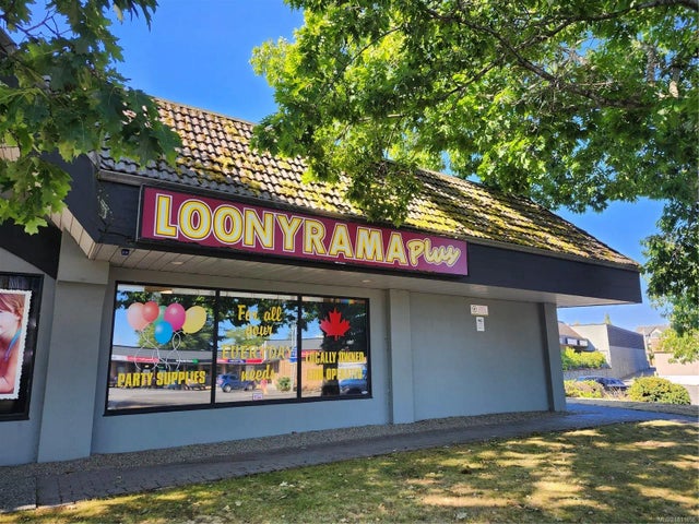 1 of 30 - 280 Island Hwy E 105, Parksville, BC