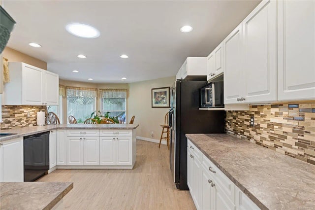 5 of 38 - 661 Millstream Lake Rd, Highlands, BC