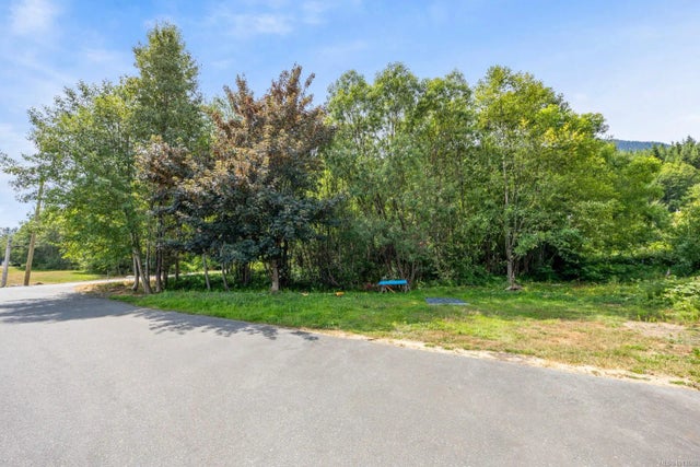 5 of 18 - 581 Macmillan Dr, Sayward, BC