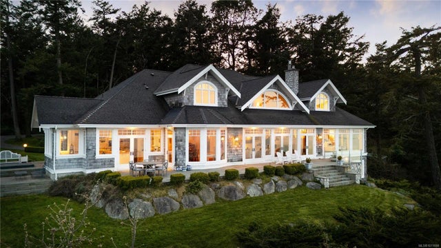 3 of 55 - 2600 Queenswood Dr, Saanich, BC