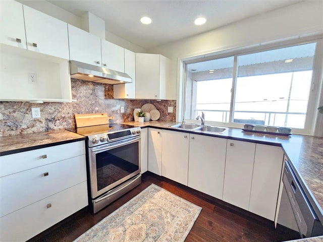 5 of 29 - 3156 Island Hwy W 103, Qualicum Beach, BC