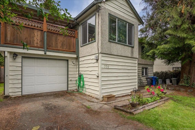 1 of 27 - 770 Chelsea St, Nanaimo, BC
