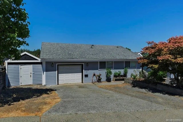 1 of 39 - 2028 Cathers Dr, Nanaimo, BC