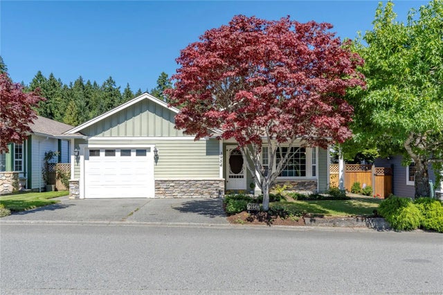 1 of 36 - 3954 Magnolia Dr, Nanaimo, BC