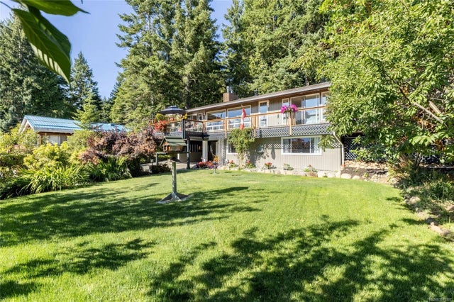 1 of 48 - 7692 Tozer Rd, Fanny Bay, BC