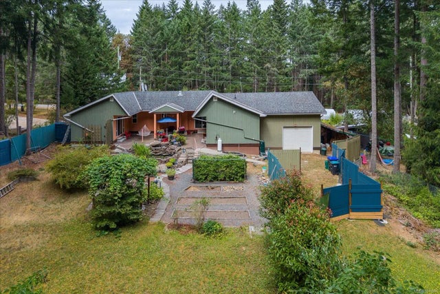 2 of 52 - 3097 Commodore Way, Gabriola Island, BC