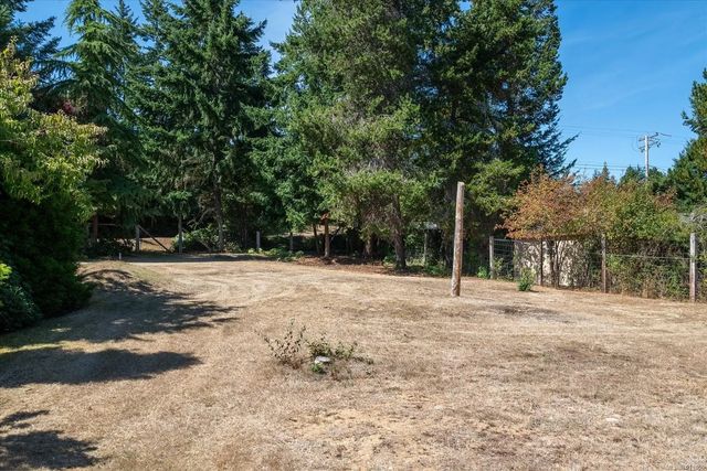 4 of 9 - Lot 1 Becque Rd, Qualicum Beach, BC