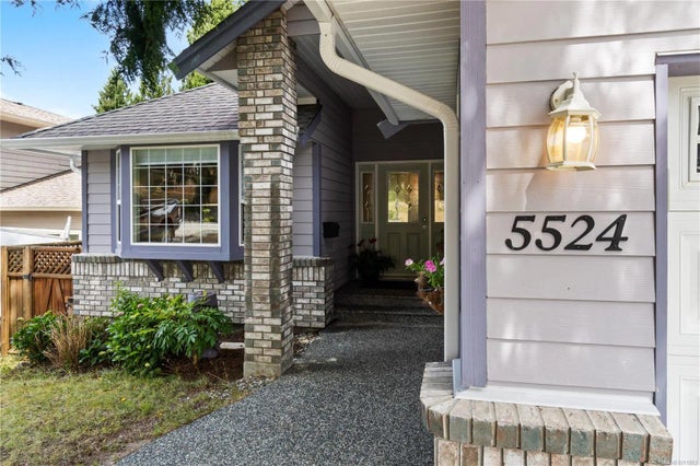 1 of 48 - 5524 Avro Way, Nanaimo, BC