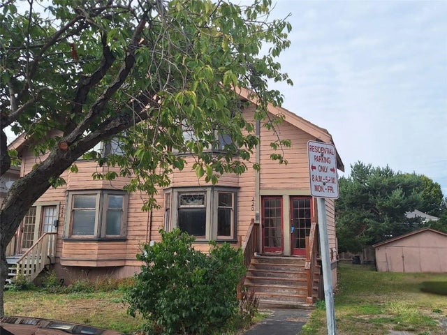 2 of 9 - 220 Michigan St, Victoria, BC