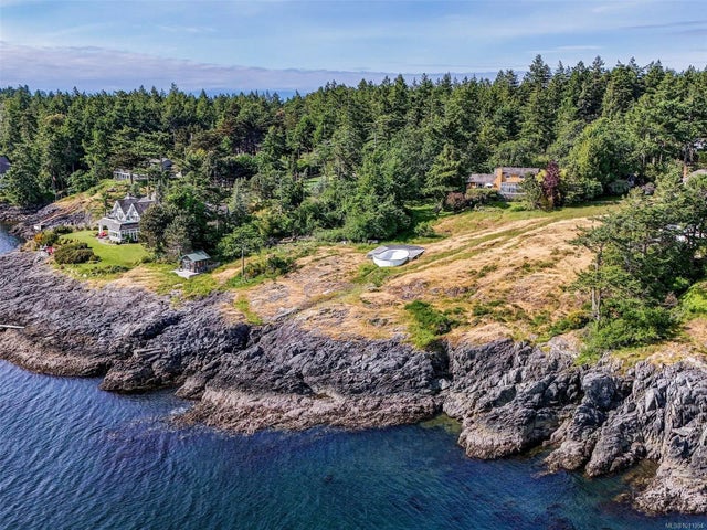 4 of 50 - 2550 Queenswood Dr, Saanich, BC