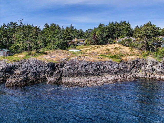 5 of 50 - 2550 Queenswood Dr, Saanich, BC