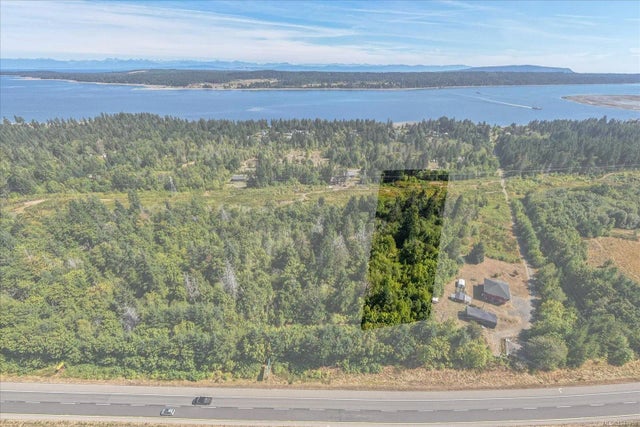 2 of 34 - 6593 Country Rd, Fanny Bay, BC