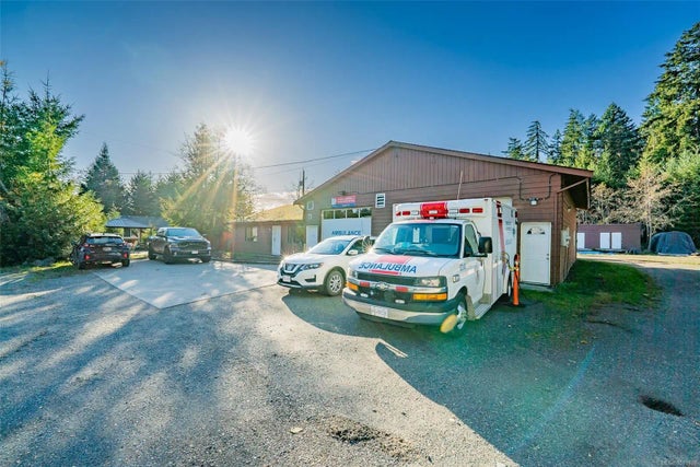 1 of 13 - 721 Church St, Gabriola Island, BC