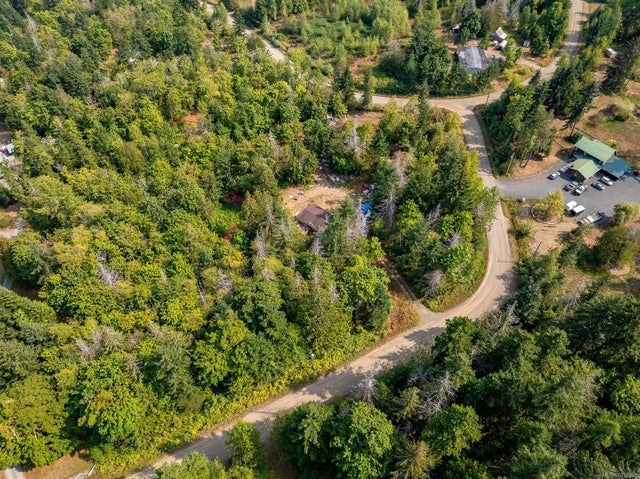 3 of 31 - 7390 Cougar Smith Rd, Fanny Bay, BC