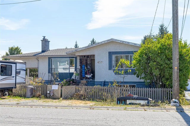 1 of 28 - 437 Methuen St, Ladysmith, BC