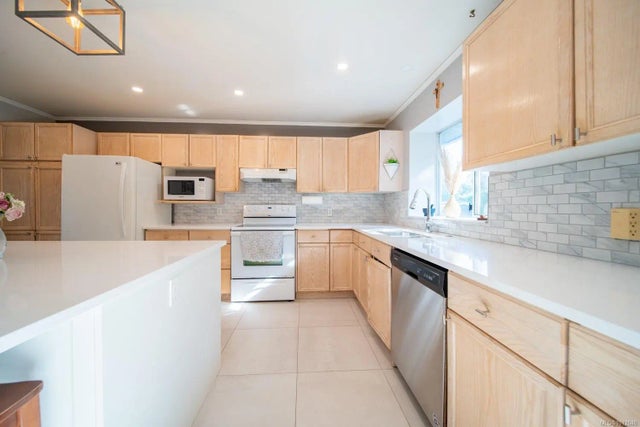 3 of 27 - 5668 Rutherford Rd, Nanaimo, BC