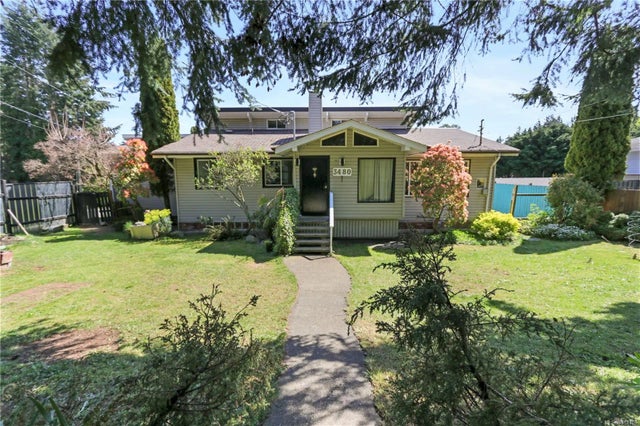 1 of 49 - 3480 Hammond Bay Rd, Nanaimo, BC