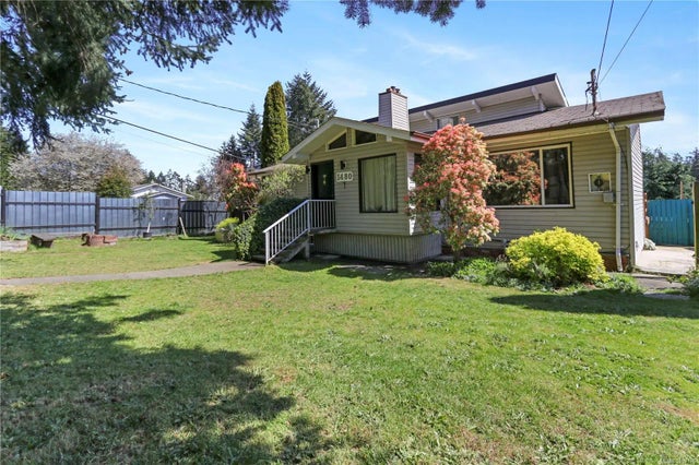 2 of 49 - 3480 Hammond Bay Rd, Nanaimo, BC