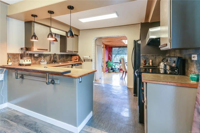 3 of 49 - 3480 Hammond Bay Rd, Nanaimo, BC