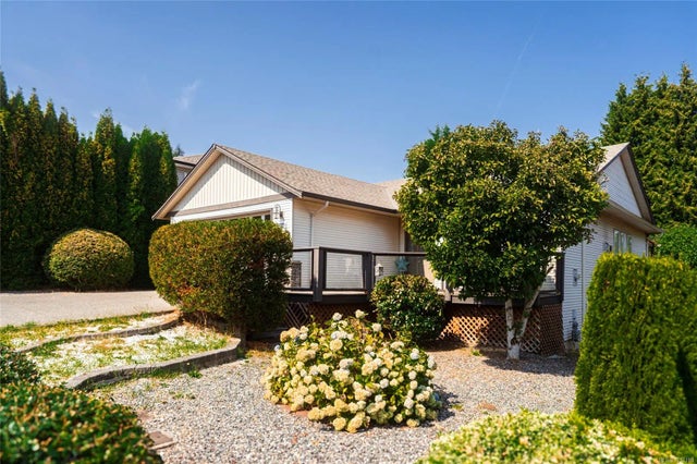 2 of 34 - 1072 Silver Mountain Dr, Nanaimo, BC