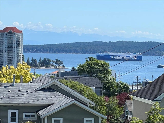 1 of 11 - 354 Kennedy St, Nanaimo, BC