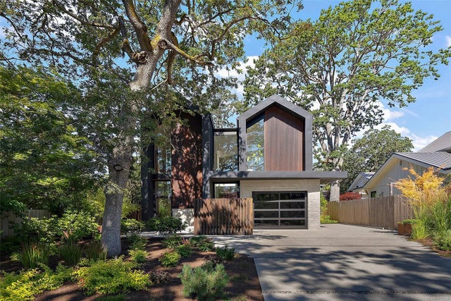 2 of 45 - 862 Somenos St, Victoria, BC