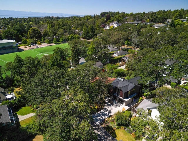 3 of 45 - 862 Somenos St, Victoria, BC