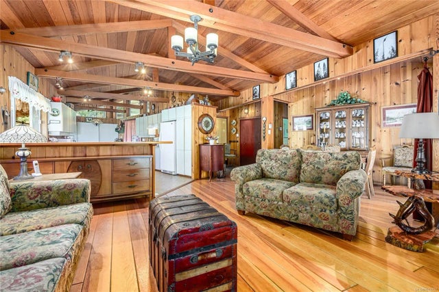 5 of 47 - 6661 Island Hwy N, Merville, BC