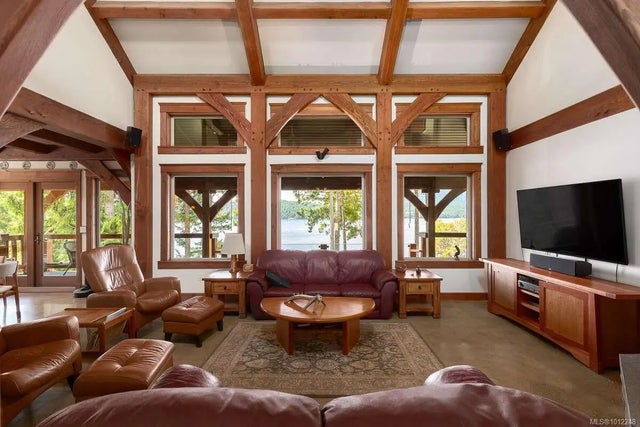4 of 17 - 123 Smith Rd, Salt Spring, BC